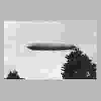 111-0290 Zeppelin ueber Wehlau.jpg